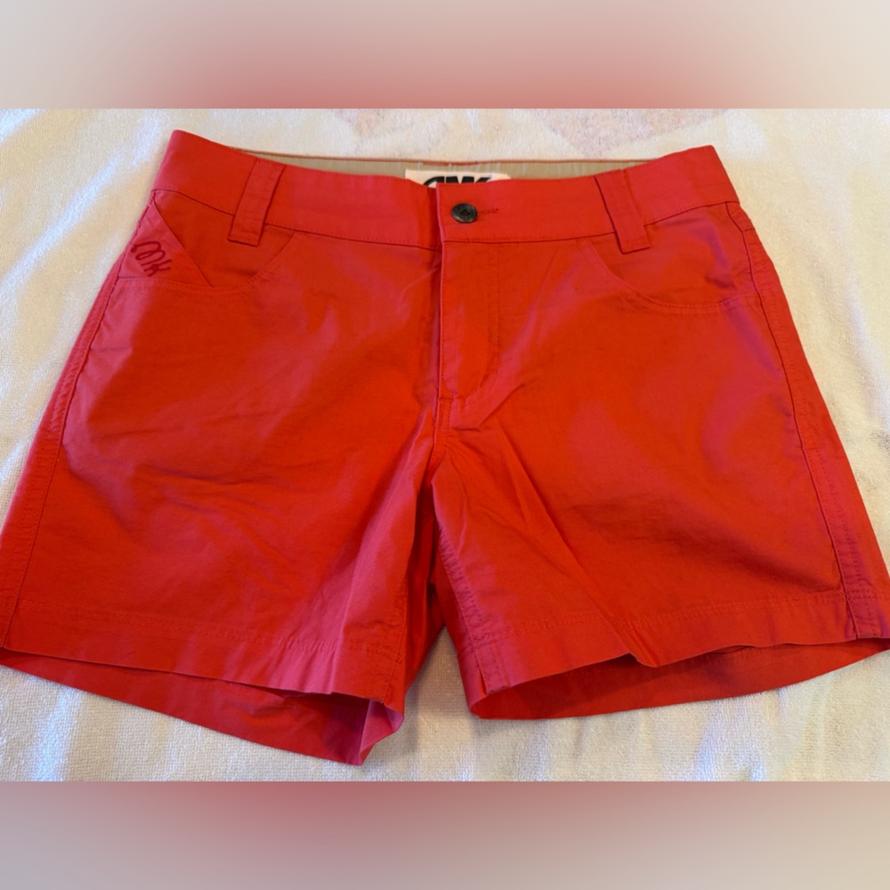 Mountain Khakis Orange‎ Bermudas for Outdoor Adventures